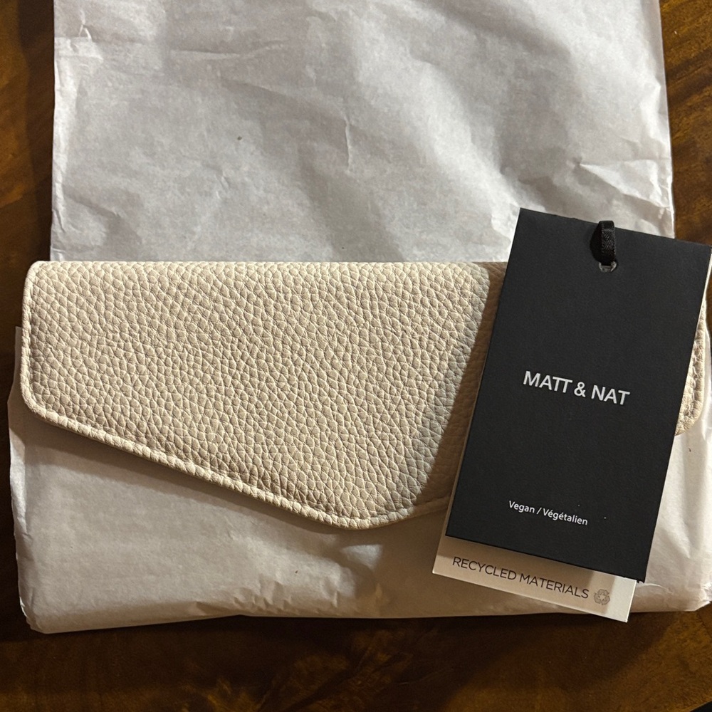 Matt & Nat Vegan Textured Beige Wristlet- Spring 2026 Jilly Box